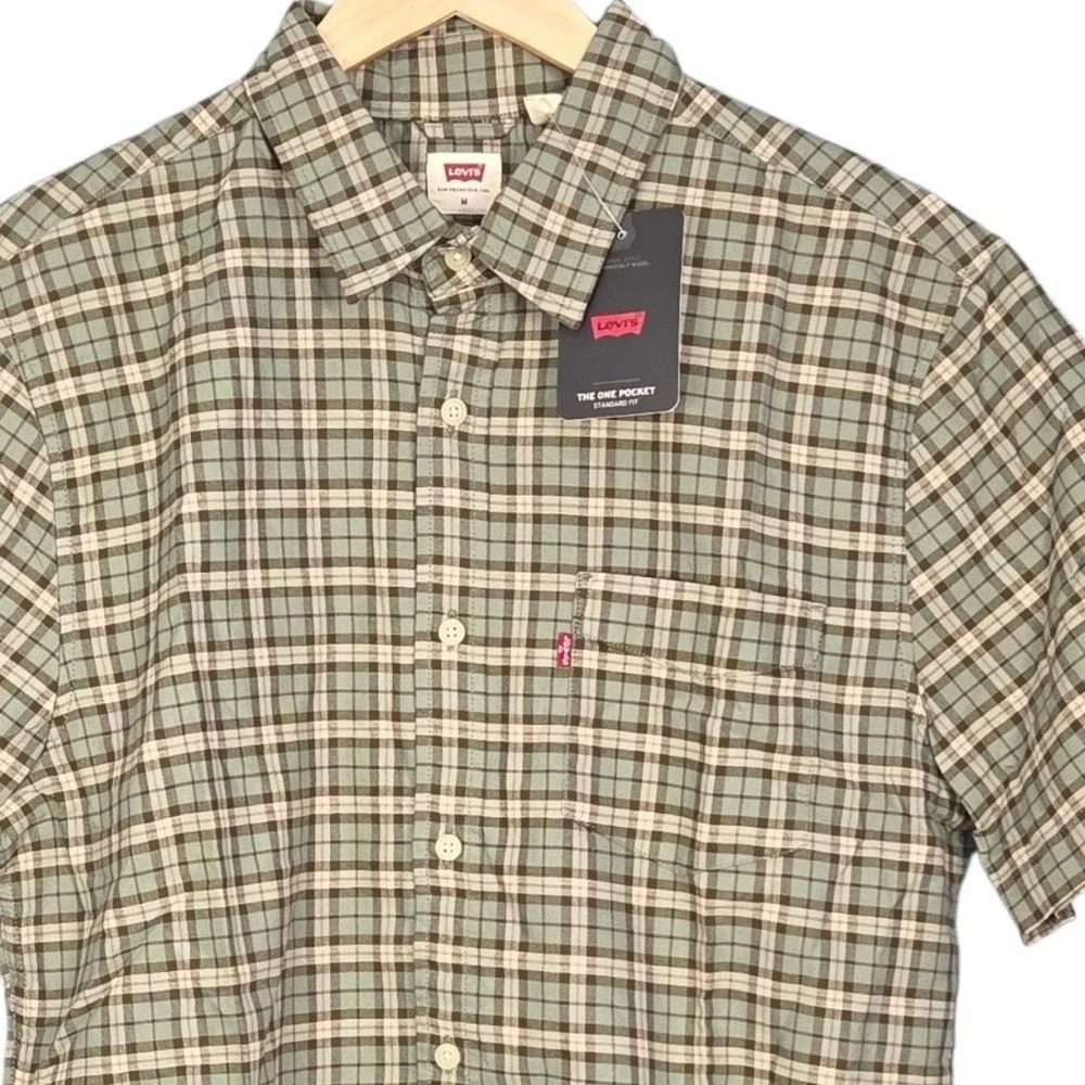 Levis The One Pocket Shirt Mens Medium Green Plaid Short Sleeve Button Down NEW